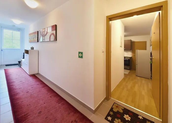 דירה Dalibor Ii With Private Entrance And Private Garage