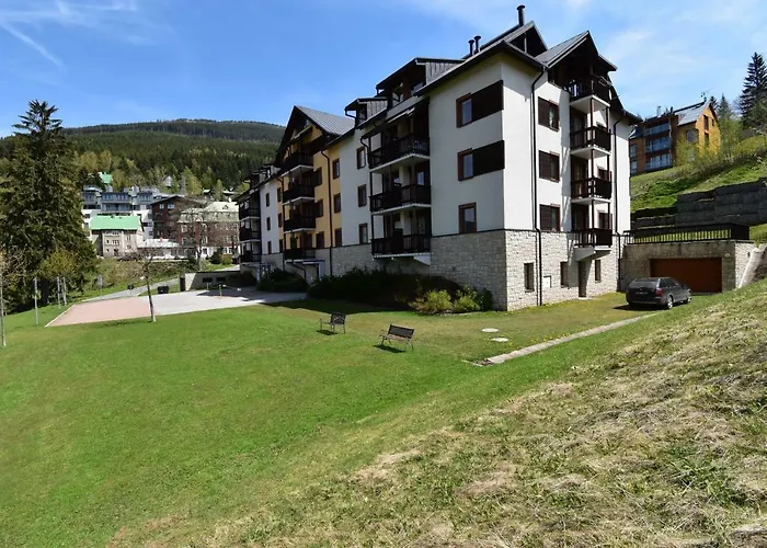 Dalibor Ii With Private Entrance And Private Garage شقة *